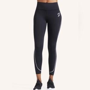 NWT Peloton Move Mission Reflective Seam Legging Activewear Black. Size Medium.